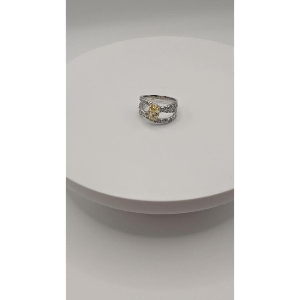 Elegant Silver Ring with Yellow Gemstone and Clear Crystals Size 7 - Picture 4 of 8